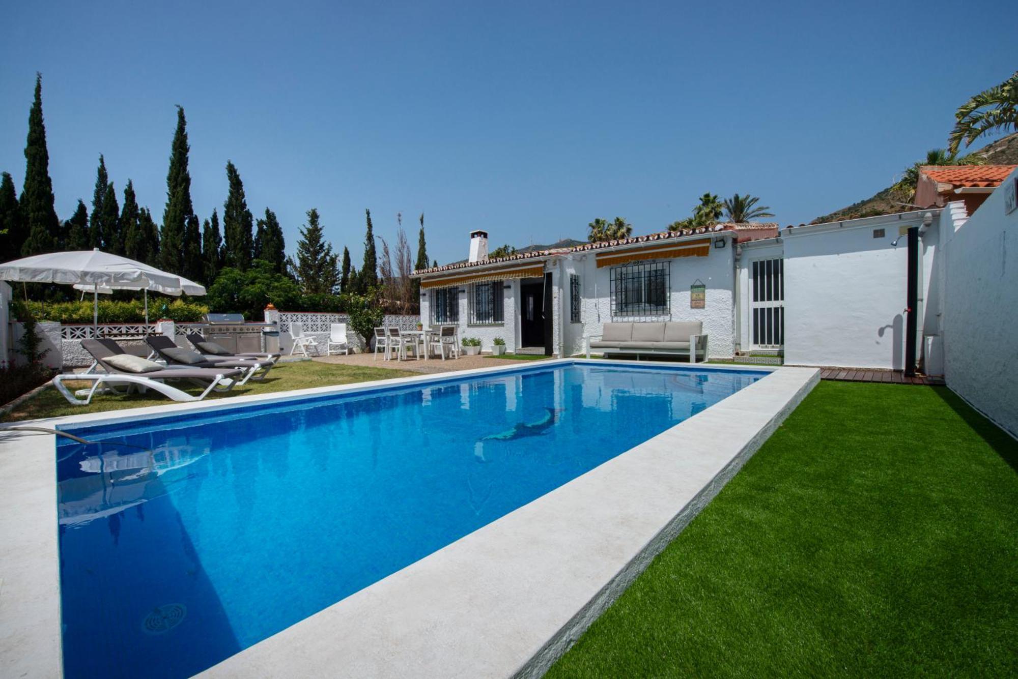 Con Piscina Privada